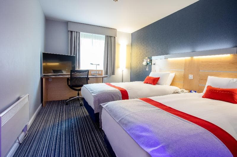 Holiday Inn Express Dunfermline 3
