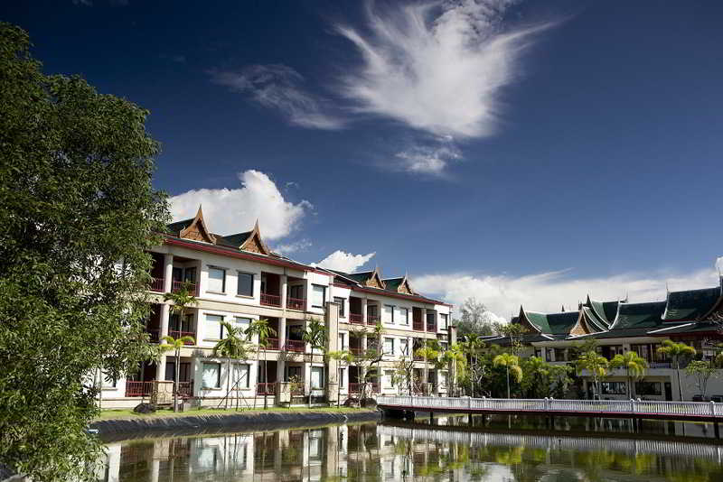 Miracle Island Resort main