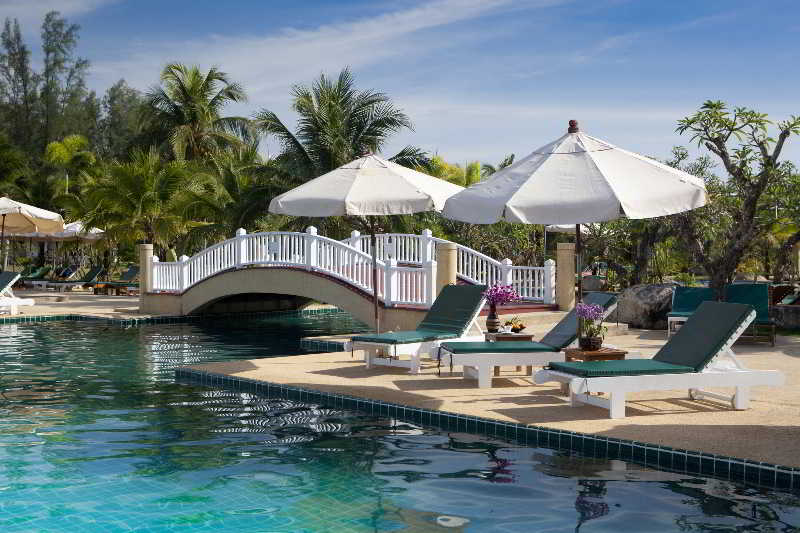 Miracle Island Resort 4