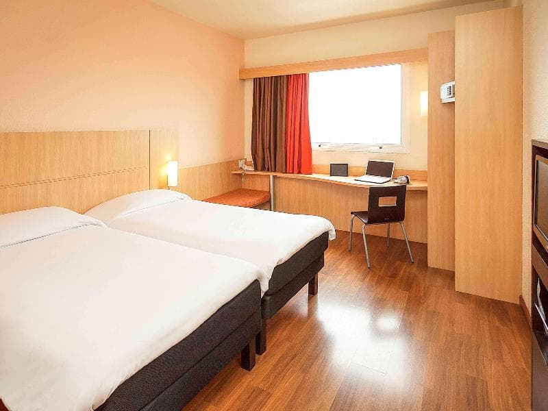 Ibis Vitoria Praia Do Canto photo 1