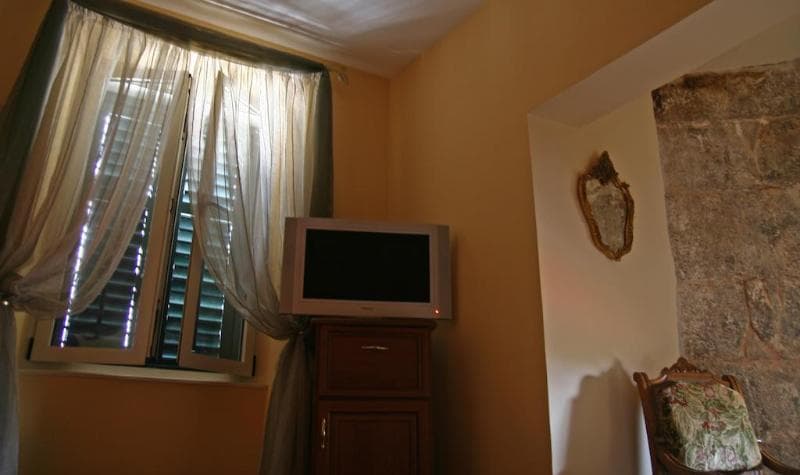 Peristil photo 1