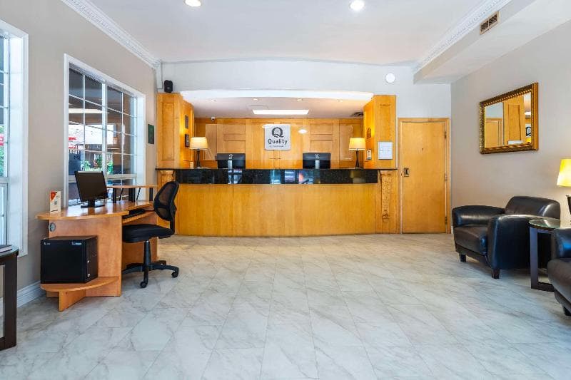 Quality Inn Downtown Inner Harbour 5