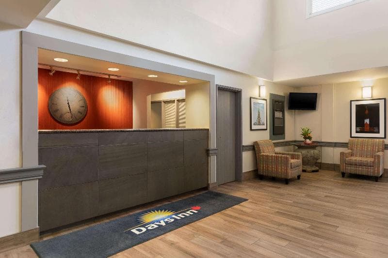 Days Inn by Wyndham Ottawa Airport 5