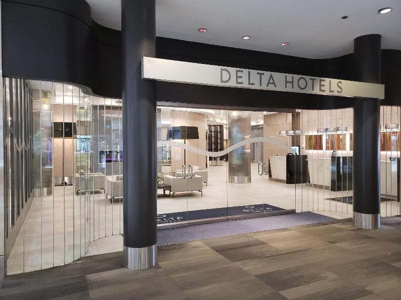 Delta Hotels Edmonton Centre Suites 2