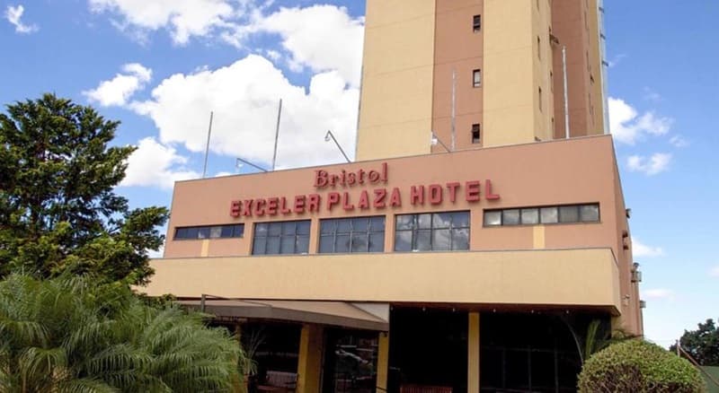 Bristol Exceler Plaza Hotel 3