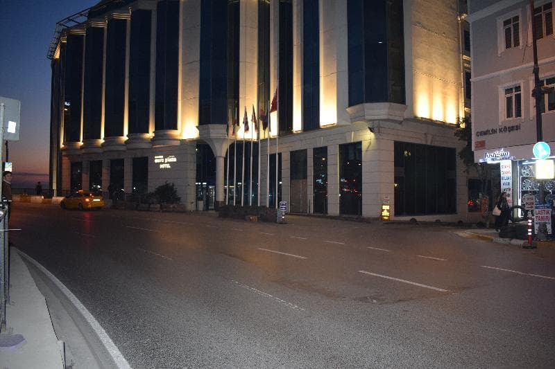 Euro Plaza Hotel 5