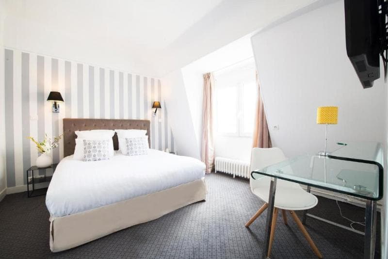 Hotel Des Batignolles 1