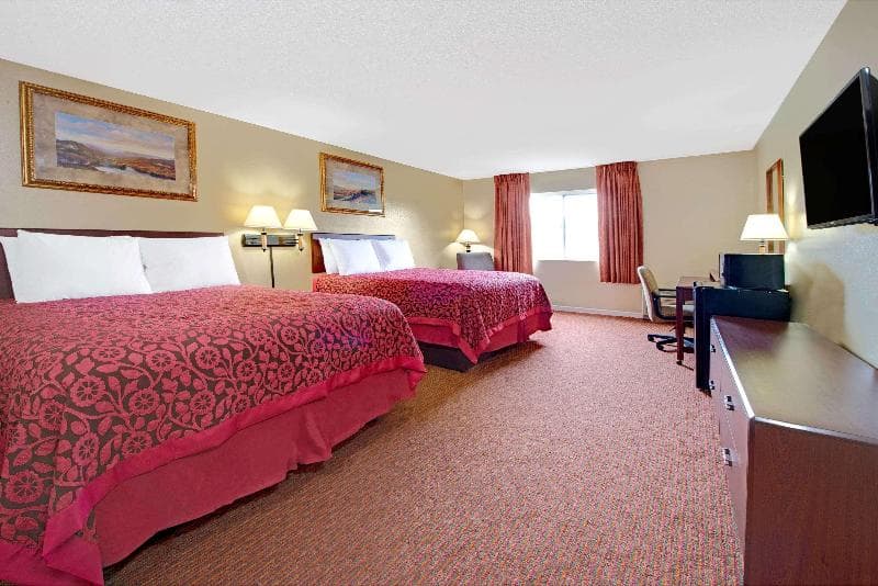Days Inn & Suites By Wyndham St. Louis/Westport Plaza 5