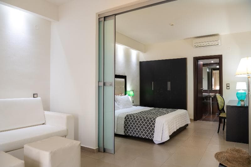 Angela Suites Boutique Hotel 5