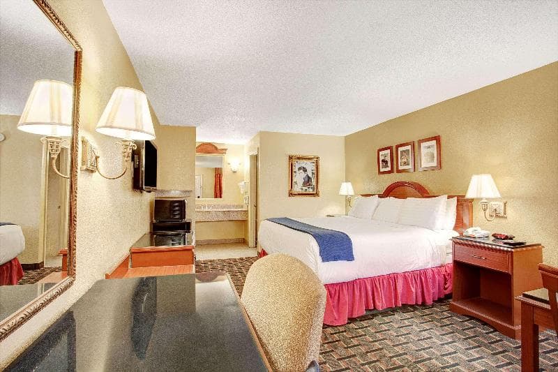 Days Inn by Wyndham Memphis at Graceland 5