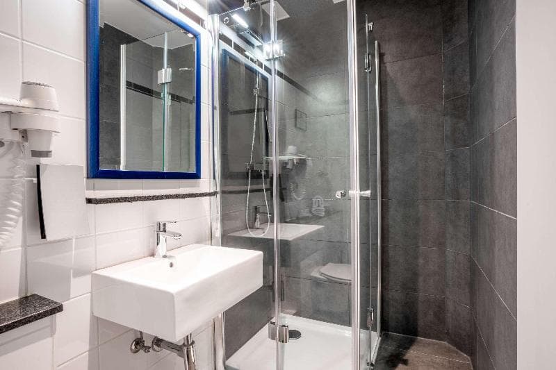 Comfort Hotel Frankfurt Central Station 5