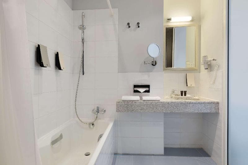 Ramada By Wyndham Frankfurt City Centre 5