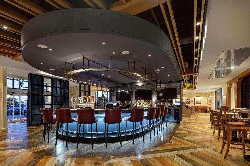 DoubleTree by Hilton Toronto Airport photo 1
