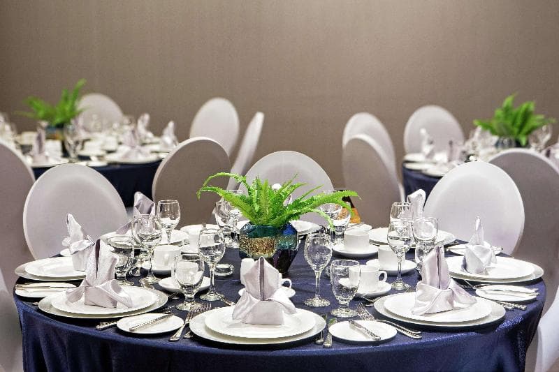 DoubleTree by Hilton Toronto Airport 2
