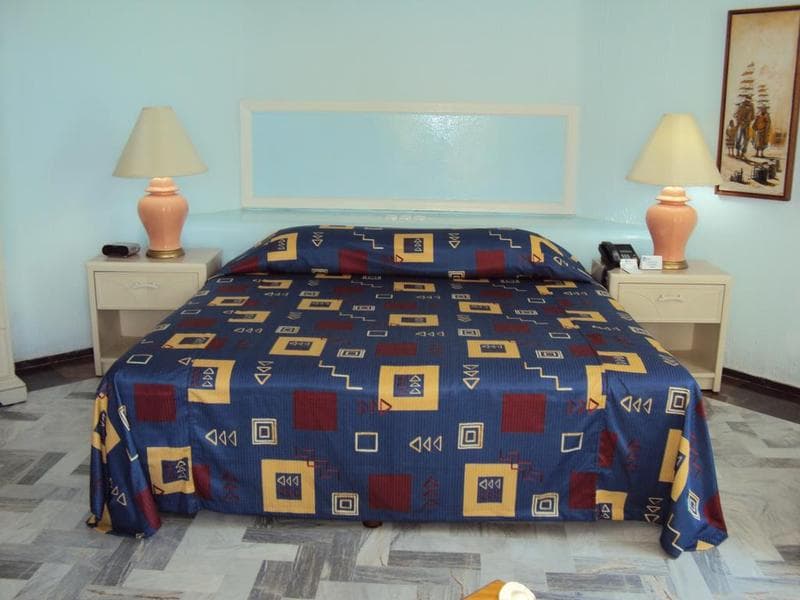 Acapulco Malibu 5