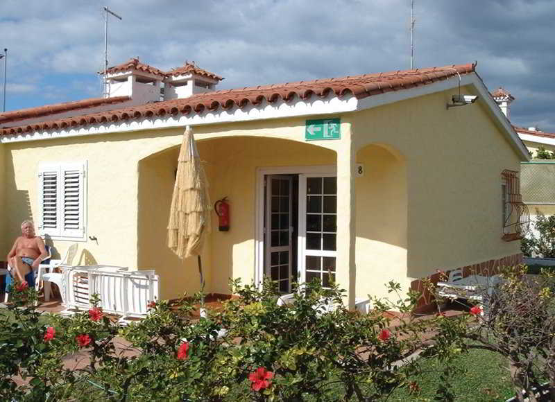 Bungalows Adonis main