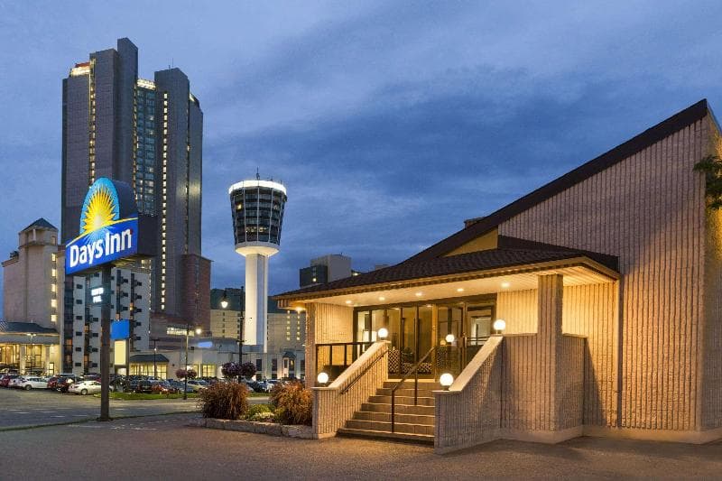 Days Inn by Wyndham Fallsview photo 1