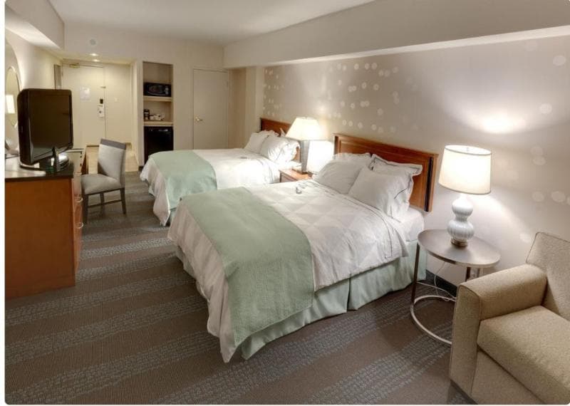 Radisson Hotel & Suites Fallsview 4