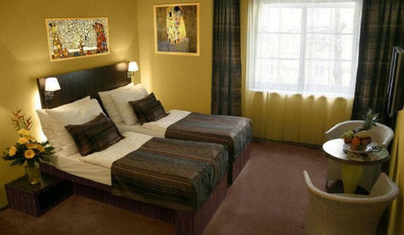 Ea Hotel Crystal Palace 4