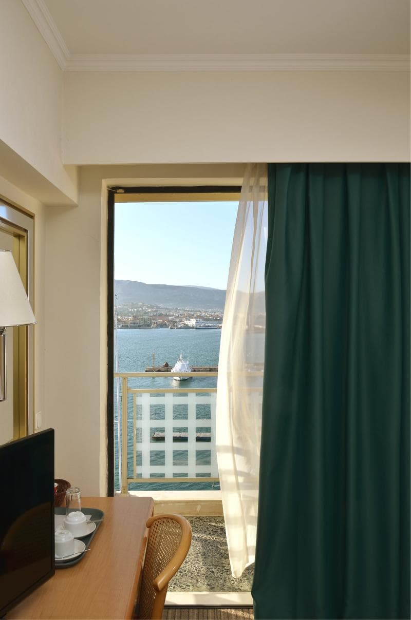 Chios Chandris 4