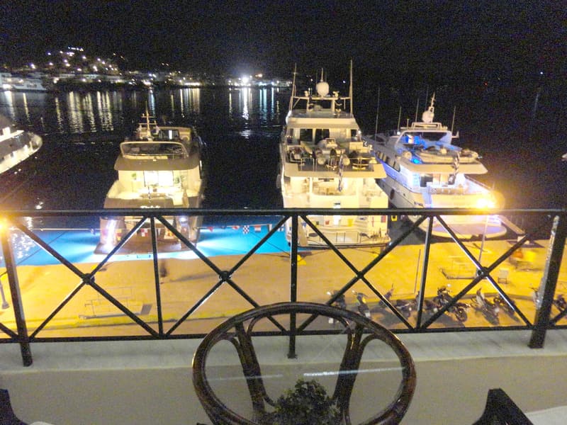 Manessi City Hotel main