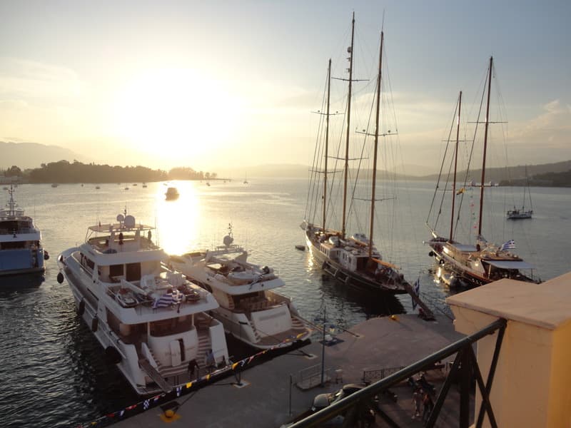 Manessi City Hotel photo 1