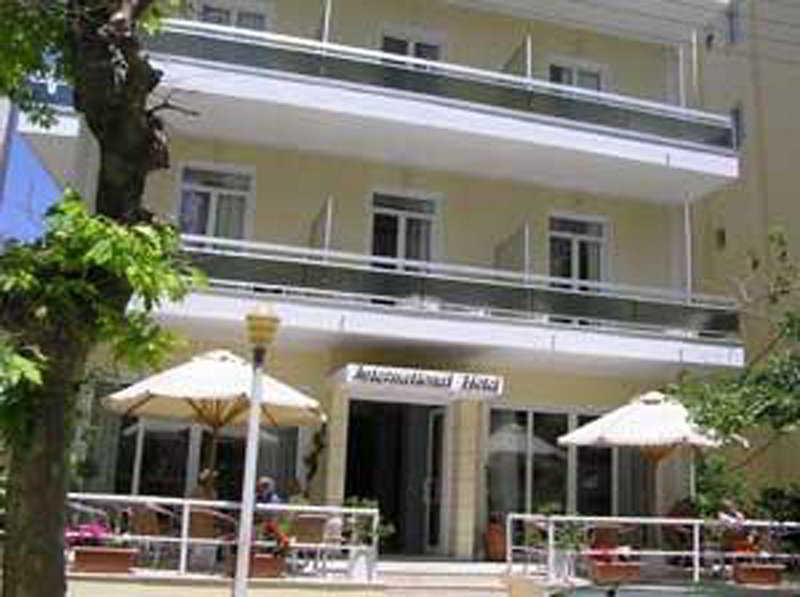 International photo 1