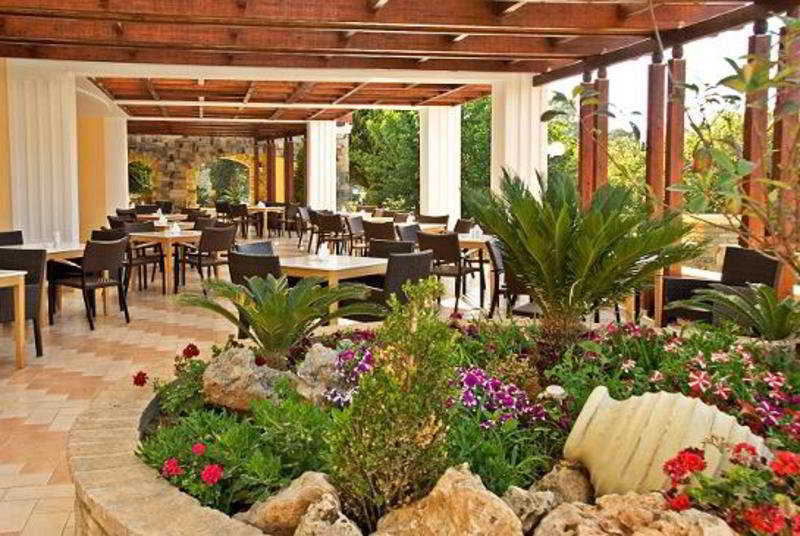 Crithoni's Paradise Hotel main
