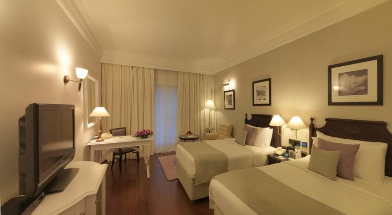 Royal Orchid photo 1