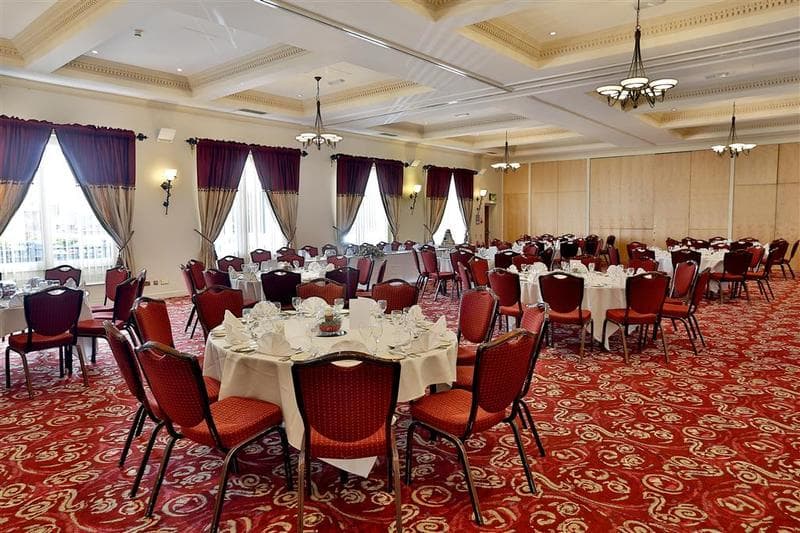 Best Western Three Swans Hotel 2