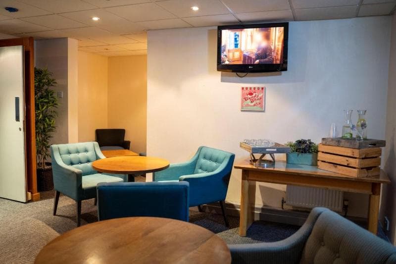 Mercure Cardiff North Hotel 5