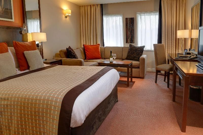 Best Western Plus Milford Hotel 4