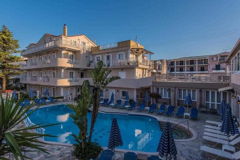 Planos Beach Hotel main