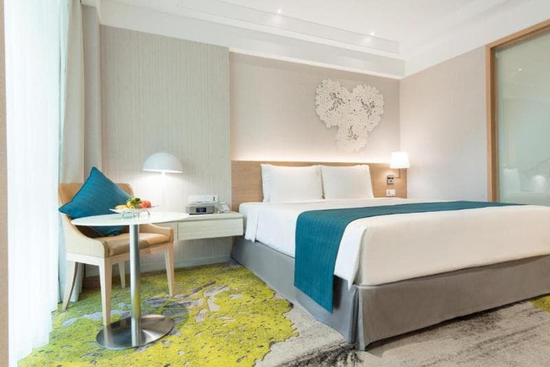 Holiday Inn Bangkok 1