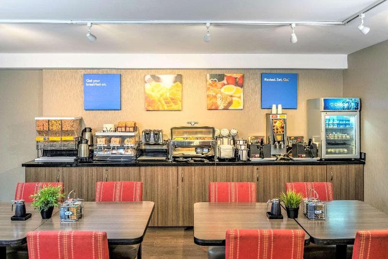Comfort Inn Airport 2