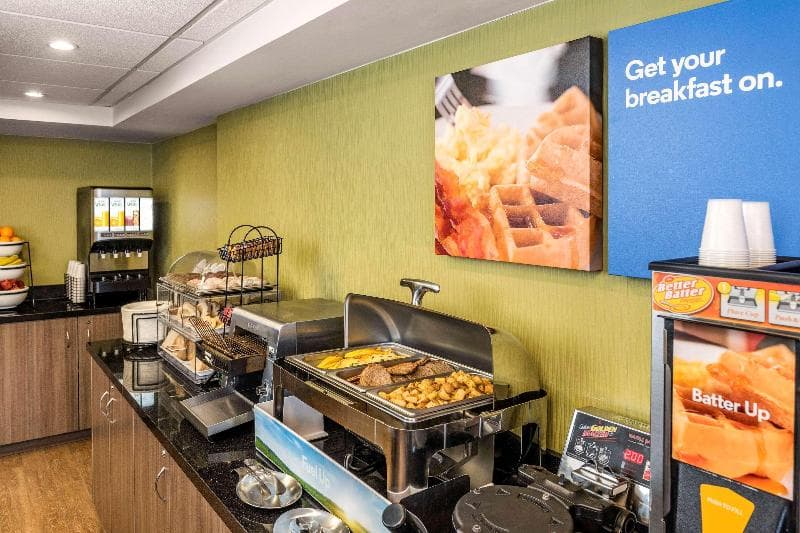 Comfort Inn Airport 3