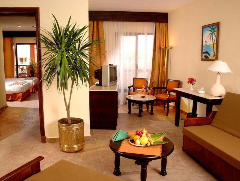 Parrotel Aqua Park Resort 4