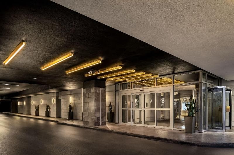 Le Centre Sheraton Montreal Hotel 5