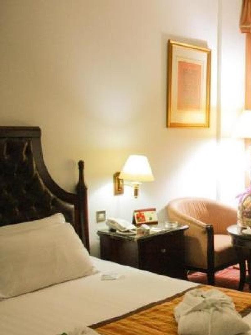 Knight Armour Hotel 3