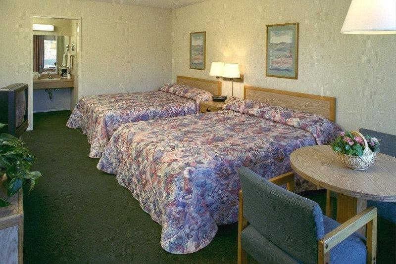 Travellers Inn photo 1