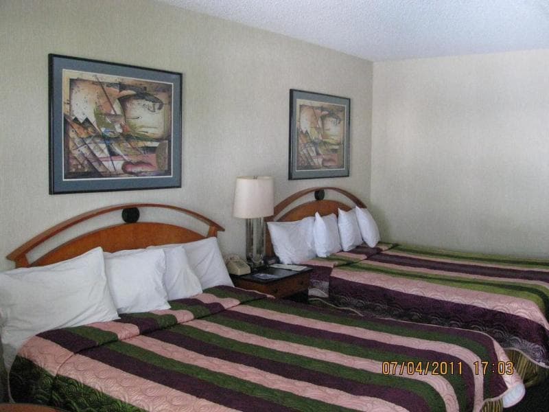 Travellers Inn 4