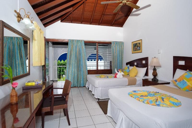 Hibiscus Lodge photo 1
