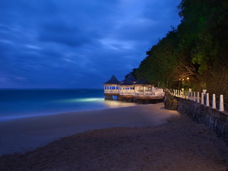 Couples Tower Isle - Adults Only 2