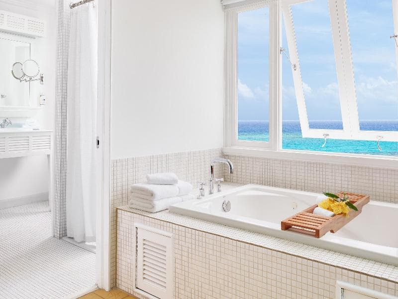 Couples Tower Isle - Adults Only 5