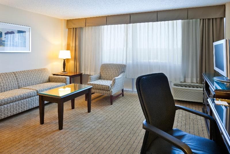 Holiday Inn Birmingham-Airport 3