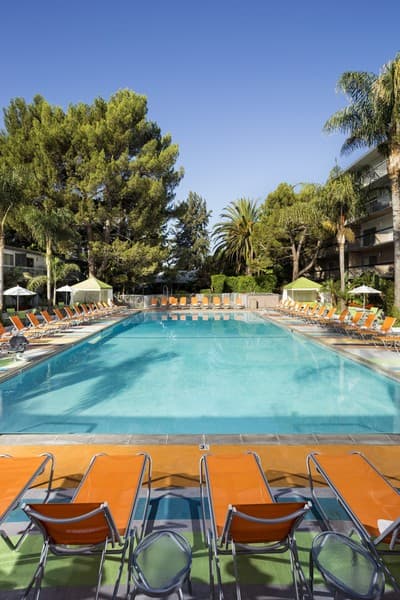 Sportsmens Lodge Hotel 3
