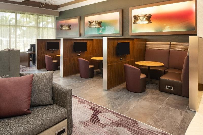 Courtyard By Marriott Miami Airport 4