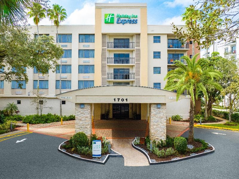 Holiday Inn Express & Suites Ft. Lauderdale-Plantation photo 1