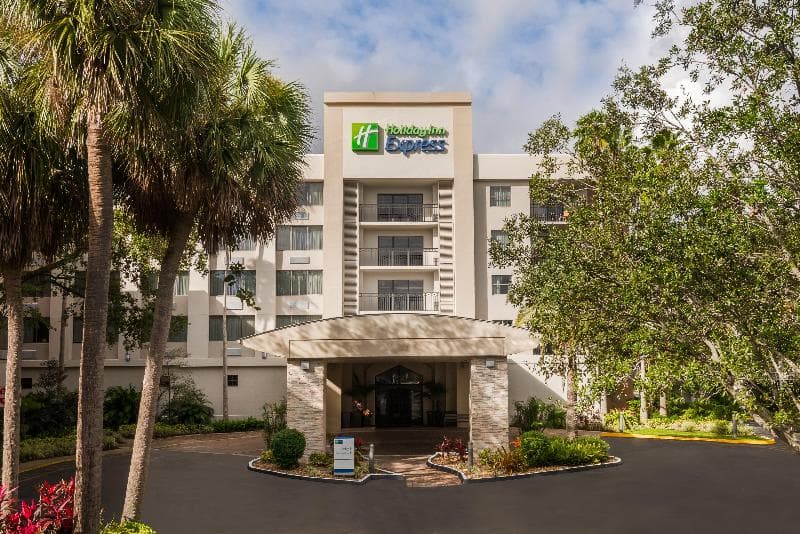 Holiday Inn Express & Suites Ft. Lauderdale-Plantation 3