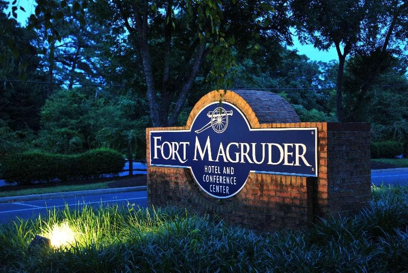 Fort Magruder Hotel, Trademark Collection By Wyndham photo 1
